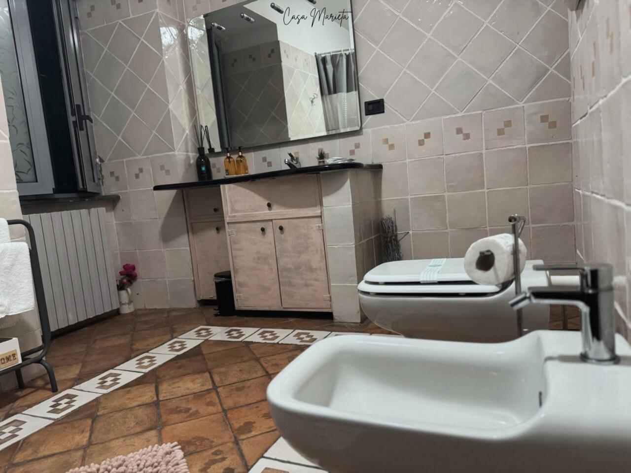 Marieta Rooms Sarzana Exteriör bild