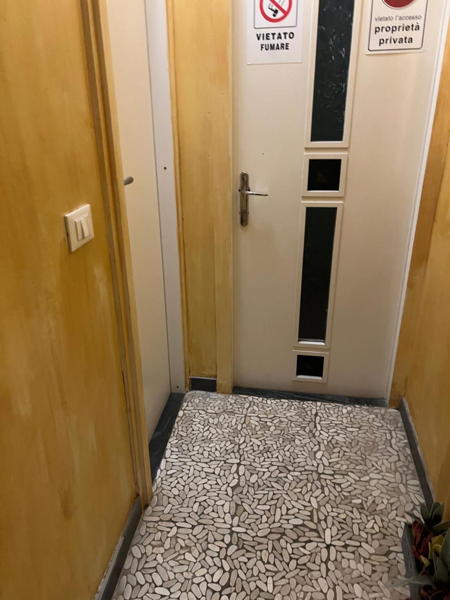 Marieta Rooms Sarzana Exteriör bild